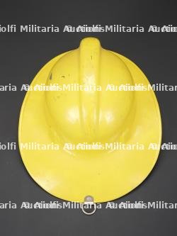 Cambodge, casque de sapeur-pompier. Cambodia, firefighter helmet. — photo 6
