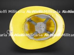 Cambodge, casque de sapeur-pompier. Cambodia, firefighter helmet. — photo 7