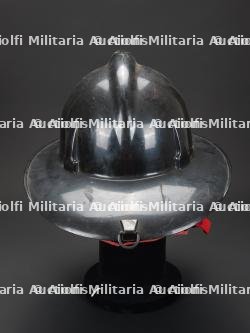 Canada, lot de deux casques de pompiers de Quebec et de Montreal. Canada, set of two firefighter helmets from Quebec City and Montreal. — photo 6
