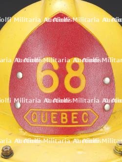 Canada, lot de deux casques de pompiers de Quebec et de Montreal. Canada, set of two firefighter helmets from Quebec City and Montreal. — photo 17