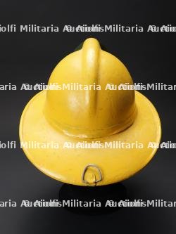 Canada, lot de deux casques de pompiers de Quebec et de Montreal. Canada, set of two firefighter helmets from Quebec City and Montreal. — miniature 19