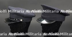 Canada, lot de deux casquettes de sapeurs-pompiers. Canada, set of two firefighter peaked caps. — photo 2
