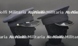 Canada, lot de deux casquettes de sapeurs-pompiers. Canada, set of two firefighter peaked caps. — miniature 4