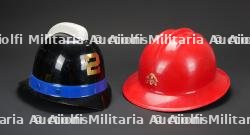 Chili et Argentine, deux casques de sapeurs-pompiers. Chile and Argentina, two firefighter helmets.