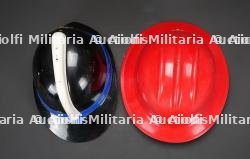 Chili et Argentine, deux casques de sapeurs-pompiers. Chile and Argentina, two firefighter helmets. — miniature 8