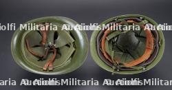 Chine, lot de deux casques de sapeurs-pompiers ou de securite civile. China, set of two firefighter or civil defence helmets. — miniature 8