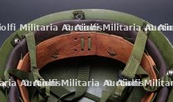Chine, lot de deux casques de sapeurs-pompiers ou de securite civile. China, set of two firefighter or civil defence helmets. — miniature 13