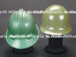 Chine, lot de deux casques de sapeurs-pompiers ou de securite civile. China, set of two firefighter or civil defence helmets. — miniature 6
