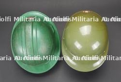 Chine, lot de deux casques de sapeurs-pompiers ou de securite civile. China, set of two firefighter or civil defence helmets. — miniature 7