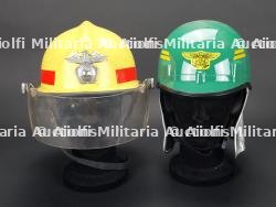 Coree du Sud, lot de deux casques de sapeurs-pompiers. South Korea, set of two firefighter helmets. — miniature 2