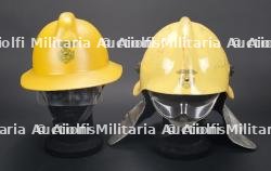 Coree du Sud, lot de deux casques de sapeurs-pompiers. South Korea, set of two firefighter helmets. — miniature 2