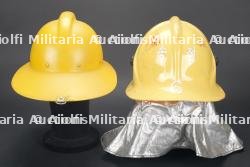 Coree du Sud, lot de deux casques de sapeurs-pompiers. South Korea, set of two firefighter helmets. — photo 7