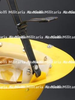 Coree du Sud, lot de deux casques de sapeurs-pompiers. South Korea, set of two firefighter helmets. — miniature 12