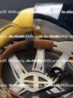 Coree du Sud, lot de deux casques de sapeurs-pompiers. South Korea, set of two firefighter helmets. — photo 14