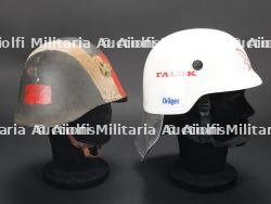 Danemark, lot de deux casques de sapeurs-pompiers. Denmark, set of two firefighter helmets. — photo 5
