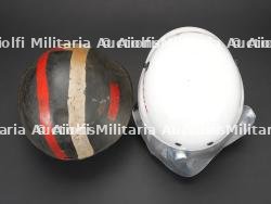 Danemark, lot de deux casques de sapeurs-pompiers. Denmark, set of two firefighter helmets. — miniature 11
