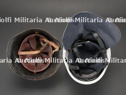 Danemark, lot de deux casques de sapeurs-pompiers. Denmark, set of two firefighter helmets. — miniature 12