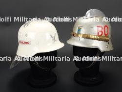 Danemark, lot de deux casques de sapeurs-pompiers. Denmark, set of two firefighter helmets. — photo 1