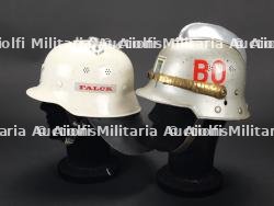 Danemark, lot de deux casques de sapeurs-pompiers. Denmark, set of two firefighter helmets. — photo 2