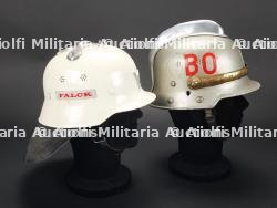 Danemark, lot de deux casques de sapeurs-pompiers. Denmark, set of two firefighter helmets. — photo 5