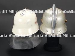 Danemark, lot de deux casques de sapeurs-pompiers. Denmark, set of two firefighter helmets. — photo 10