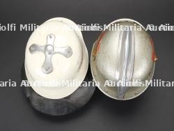 Danemark, lot de deux casques de sapeurs-pompiers. Denmark, set of two firefighter helmets. — miniature 11