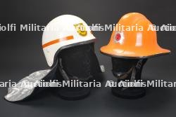 Danemark, lot de deux casques de sapeurs-pompiers. Denmark, set of two firefighter helmets. — photo 1