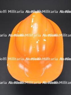 Danemark, lot de deux casques de sapeurs-pompiers. Denmark, set of two firefighter helmets. — photo 17