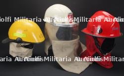 Entreprises privees, cinq casques de sapeurs-pompiers et de services de securite. Private companies, five firefighter and security service helmets. — miniature 7