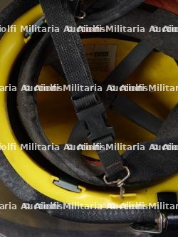 Espagne, lot de deux casques de sapeurs-pompiers. Spain, set of two firefighter helmets. — miniature 4