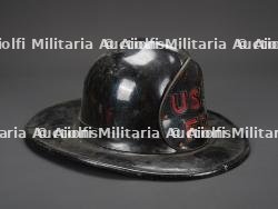 etats-Unis, casque en cuir du service d'incendie de l'armee americaine. United States, leather helmet of the US Army Fire Department. — miniature 2