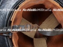 etats-Unis, casque en cuir du service d'incendie de l'armee americaine. United States, leather helmet of the US Army Fire Department. — miniature 10