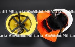 etats-Unis, lot de trois casques de sapeurs-pompiers, dont un de l'armee americaine. United States, set of three firefighter helmets, including one US Army example. — photo 10