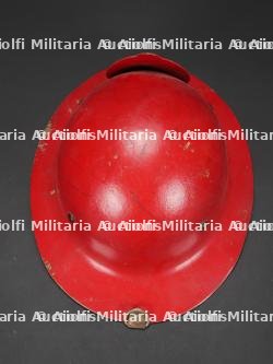 etats-Unis, lot de trois casques de sapeurs-pompiers, dont un de l'armee americaine. United States, set of three firefighter helmets, including one US Army example. — photo 18
