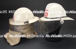 etats-Unis, lot de quatre casques de sapeurs-pompiers des annees 1960 a 1980. United States, set of four firefighter helmets from the 1960s to the 1980s. — miniature 4