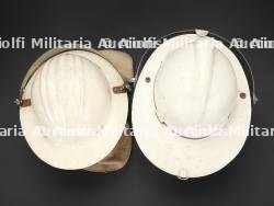 etats-Unis, lot de quatre casques de sapeurs-pompiers des annees 1960 a 1980. United States, set of four firefighter helmets from the 1960s to the 1980s. — miniature 6