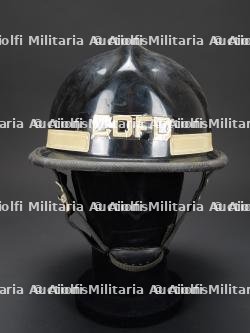 etats-Unis, lot de quatre casques de sapeurs-pompiers des annees 1960 a 1980. United States, set of four firefighter helmets from the 1960s to the 1980s. — photo 16