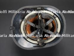 etats-Unis, lot de quatre casques de sapeurs-pompiers des annees 1960 a 1980. United States, set of four firefighter helmets from the 1960s to the 1980s. — miniature 20