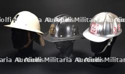 etats-Unis, lot de cinq casques de pompiers et de secouristes. United States, set of five firefighter and rescue helmets. — photo 2