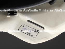 etats-Unis, lot de quatre casques de sapeurs-pompiers des annees 1960 a 1980, accompagne d'un casque francais. United States, set of four firefighter helmets from the 1960s to the 1980s, together with a French helmet. — photo 12