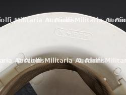 etats-Unis, lot de quatre casques de sapeurs-pompiers des annees 1960 a 1980, accompagne d'un casque francais. United States, set of four firefighter helmets from the 1960s to the 1980s, together with a French helmet. — miniature 13