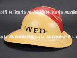 etats-Unis, casque de pompier WFD en fibre de verre. United States, WFD fibreglass firefighter helmet. — photo 2