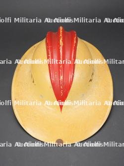 etats-Unis, casque de pompier WFD en fibre de verre. United States, WFD fibreglass firefighter helmet. — photo 6