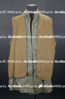 etats-Unis, veste de sapeur-pompier militaire de la periode de la guerre du Vietnam. United States, military firefighter's jacket from the Vietnam War period. — miniature 10