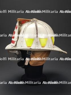 etats-Unis, casque d'assistant sapeur-pompier. United States, assistant firefighter's helmet. — photo 5