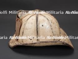 etats-Unis, casque de chef de sapeurs-pompiers americains. United States, American fire chief's helmet. — photo 6