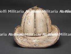 etats-Unis, casque de chef de sapeurs-pompiers americains. United States, American fire chief's helmet. — miniature 7