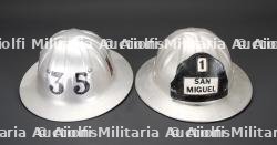 etats-Unis, lot de quatre casques de sapeurs-pompiers des etats du Sud. United States, set of four firefighter helmets from the Southern states. — miniature 3