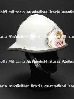 etats-Unis, casque de chef de sapeurs-pompiers americains. United States, American fire chief's helmet. — photo 2