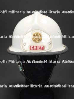etats-Unis, casque de chef de sapeurs-pompiers americains. United States, American fire chief's helmet. — photo 3